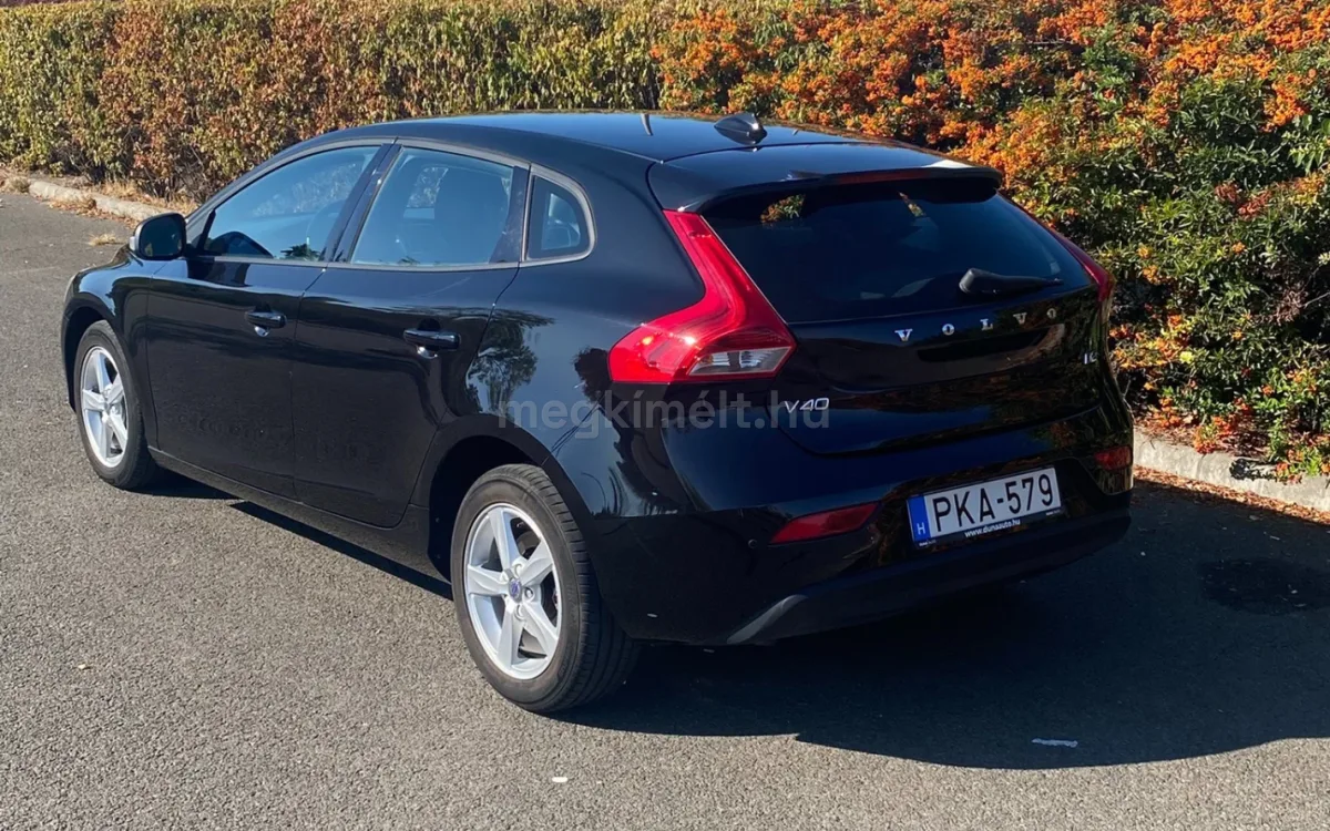 Volvo V40 2015