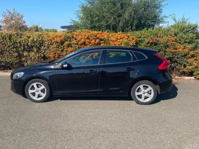 Volvo V40 2015 (miniatűr)