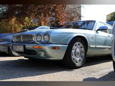 Jaguar Daimler 2000 (miniatűr)