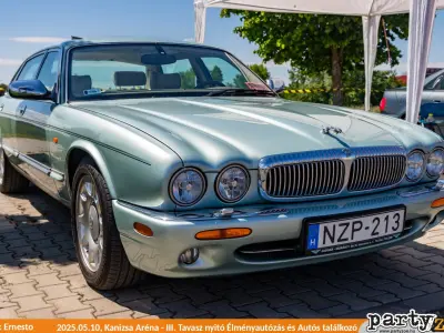 Jaguar Daimler Super V8