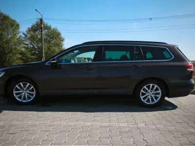 Volkswagen Passat Variant 2018 (miniatűr)