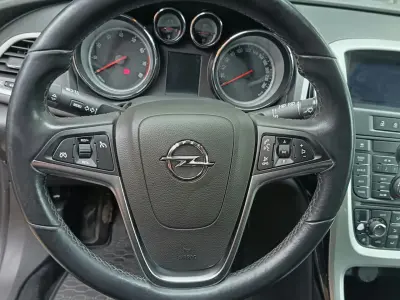 Opel Astra 2010 (miniatűr)