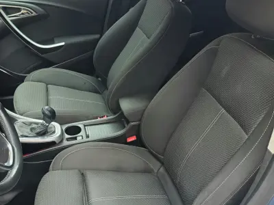 Opel Astra 2010 (miniatűr)