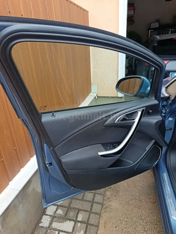 Opel Astra 2010