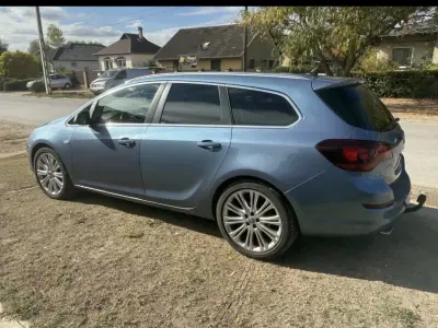 Opel Astra 2010 (miniatűr)