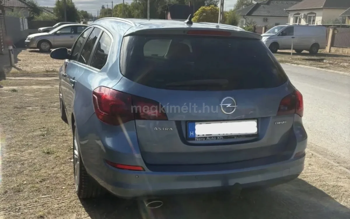 Opel Astra 2010
