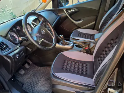 Opel Astra 2017 (miniatűr)
