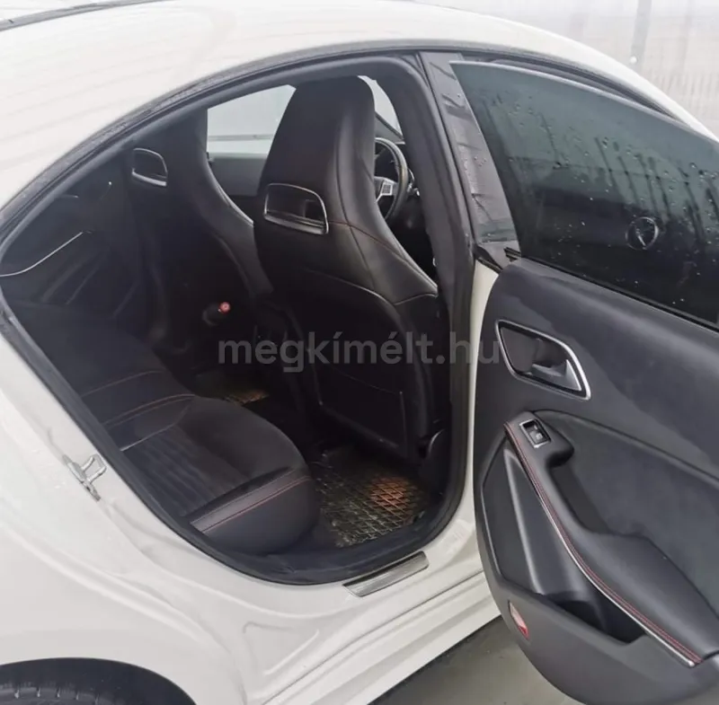 Mercedes-Benz CLA 220 2013