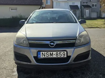 Opel Astra 2006 (miniatűr)