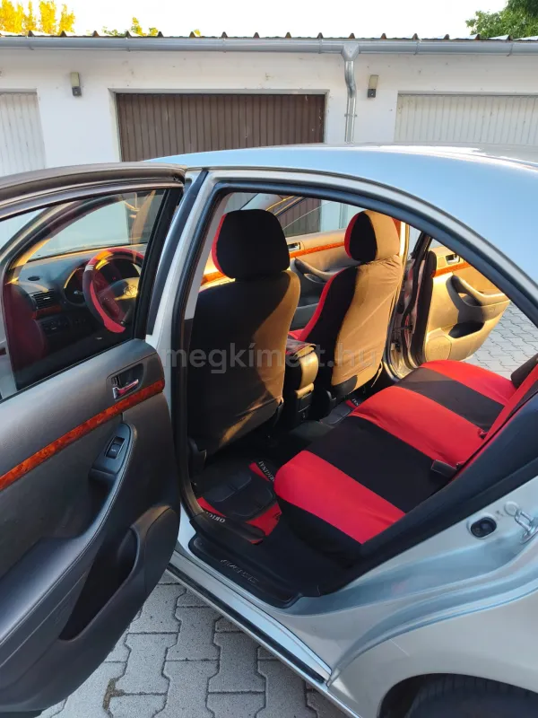 Toyota Avensis 2004