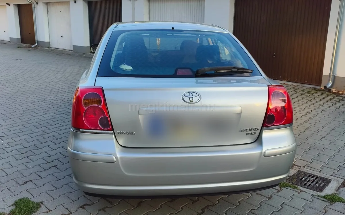 Toyota Avensis 2004