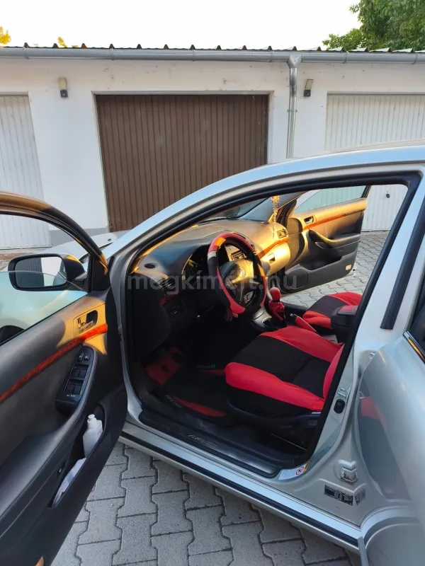 Toyota Avensis 2004