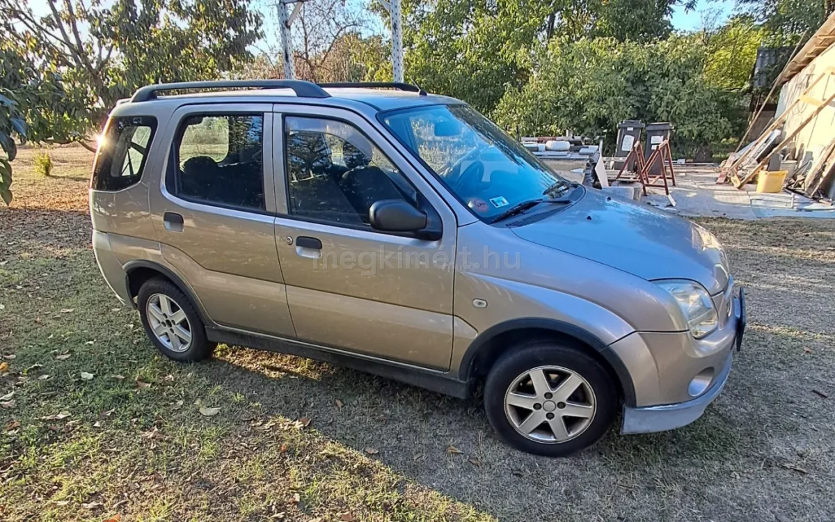 Suzuki Ignis 2004