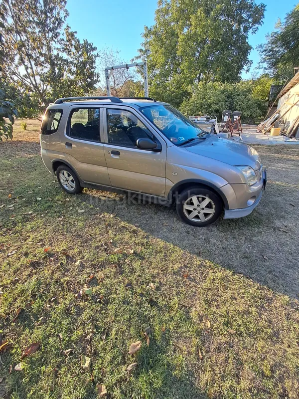 Suzuki Ignis 2004