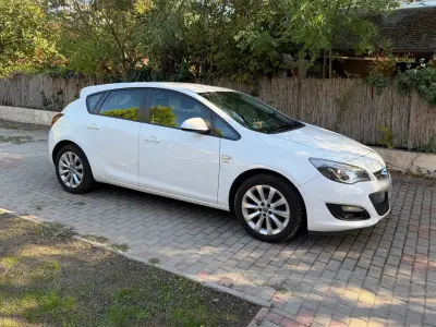 Opel Astra 2013 (miniatűr)