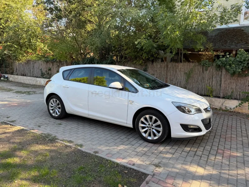 Opel Astra 2013