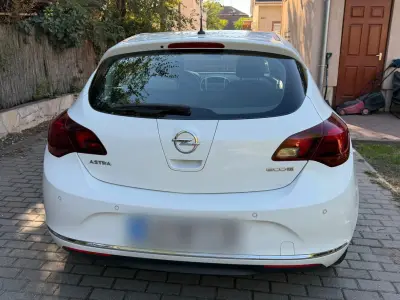 Opel Astra 2013 (miniatűr)