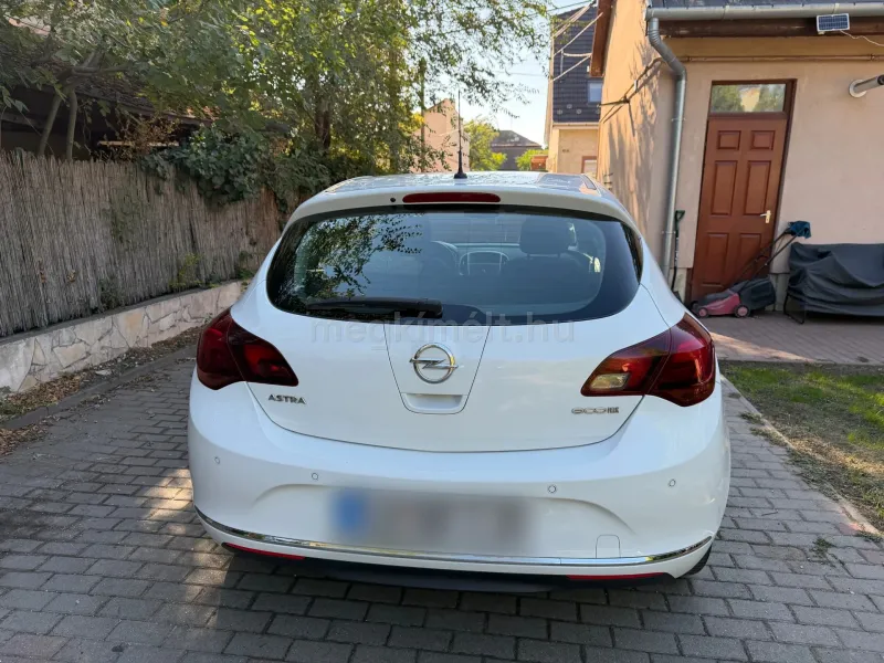 Opel Astra 2013