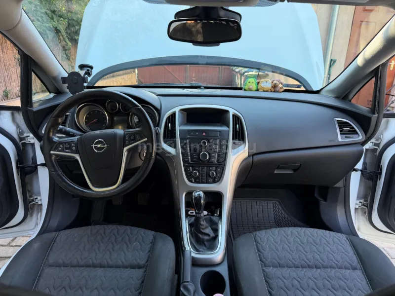 Opel Astra 2013