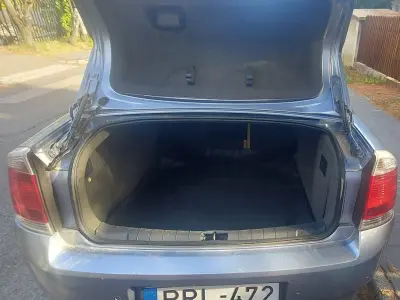 Opel Vectra 2004 (miniatűr)