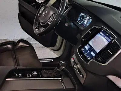 Volvo XC90 2017 (miniatűr)