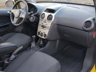 Opel Corsa 2009 (miniatűr)
