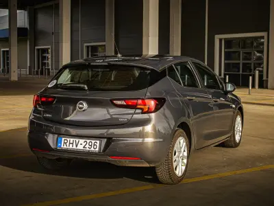 Opel Astra 2016 (miniatűr)