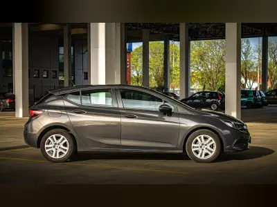Opel Astra 2016 (miniatűr)
