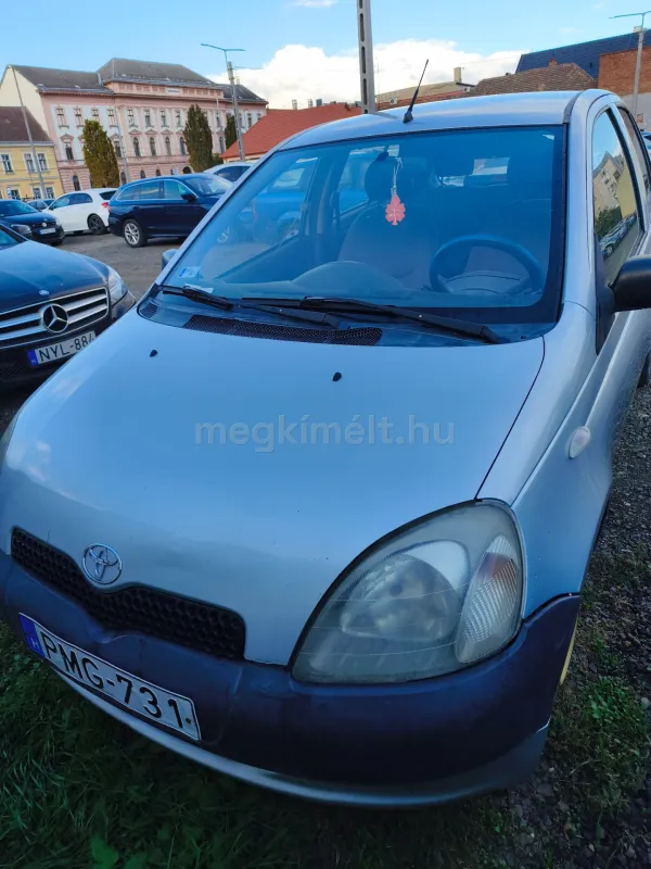 Toyota Yaris 2000