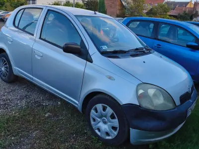 Toyota Yaris 2000