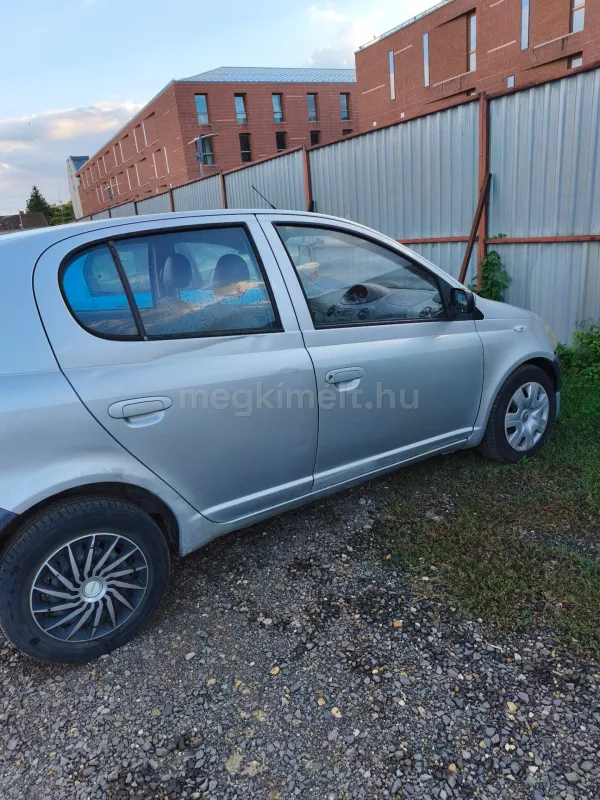Toyota Yaris 2000