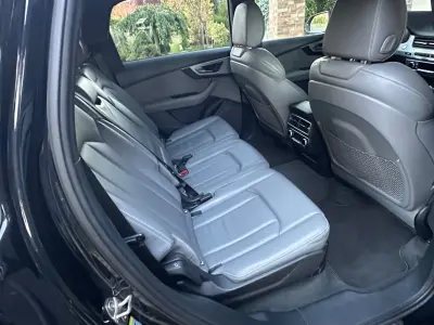 Audi Q7 2016 (miniatűr)