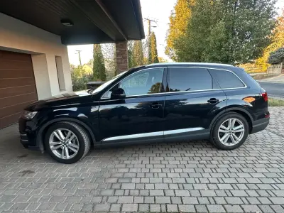 Audi Q7 2016 (miniatűr)