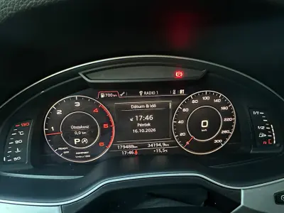 Audi Q7 2016 (miniatűr)