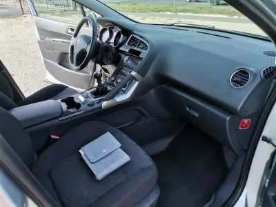 Peugeot 3008 2010 (miniatűr)
