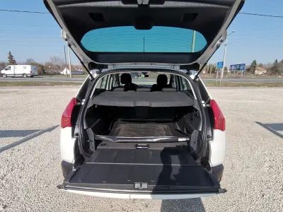 Peugeot 3008 2010 (miniatűr)