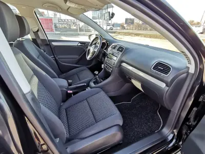Volkswagen Golf 2010 (miniatűr)