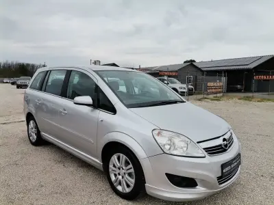 Opel Zafira 2008 (miniatűr)