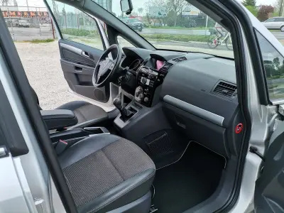 Opel Zafira 2008 (miniatűr)