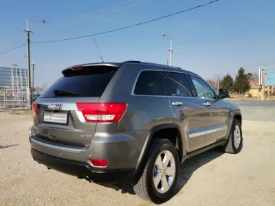 Jeep Grand Cherokee 2013 (miniatűr)