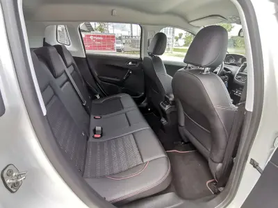 Peugeot 2008 2019 (miniatűr)