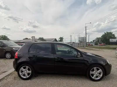 Volkswagen Golf 2005 (miniatűr)