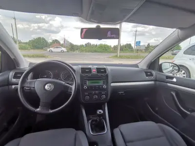 Volkswagen Golf 2005 (miniatűr)