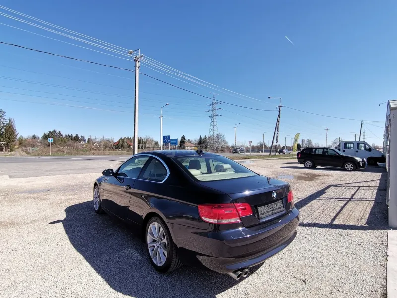 BMW 325 2008
