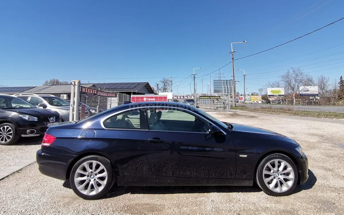 BMW 325 2008