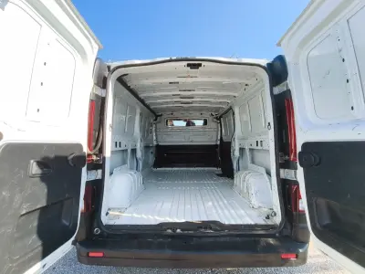Opel Vivaro 2016 (miniatűr)
