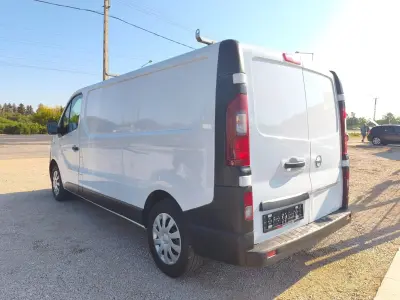 Opel Vivaro 2016 (miniatűr)