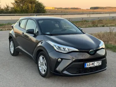 Toyota C-HR 2023 (miniatűr)
