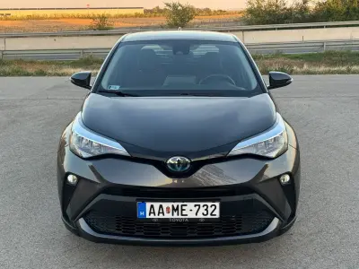 Toyota C-HR 2023 (miniatűr)
