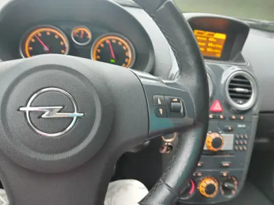 Opel Corsa 2011 (miniatűr)